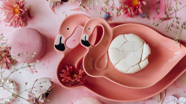 flamingo dishes with cookies