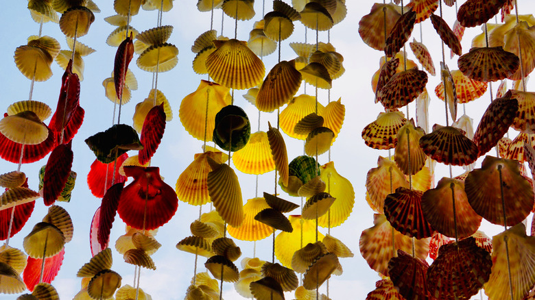 Shell leaf inspired wind chimes 