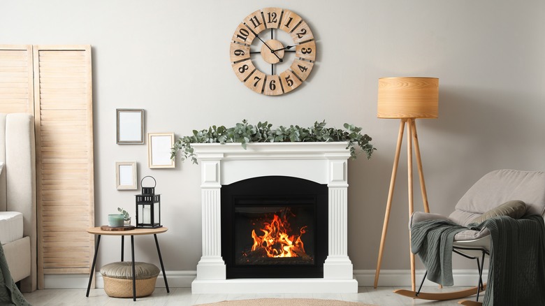 Simple leaf garland on fireplace