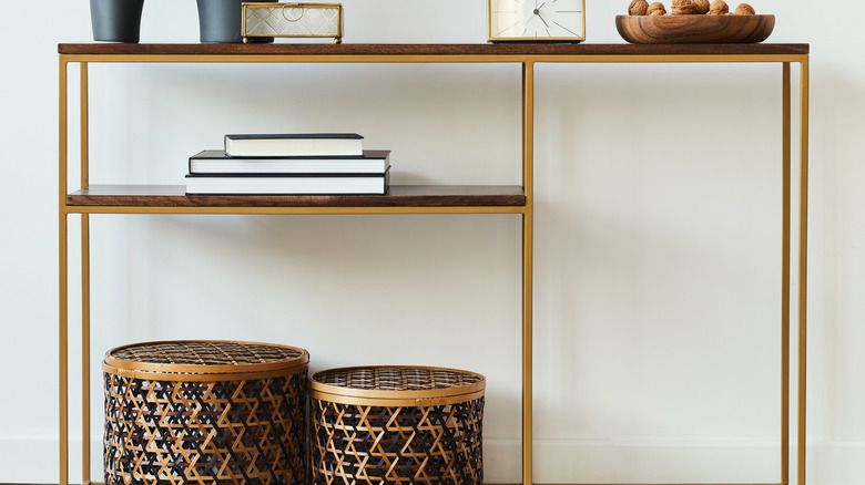 stools under console table