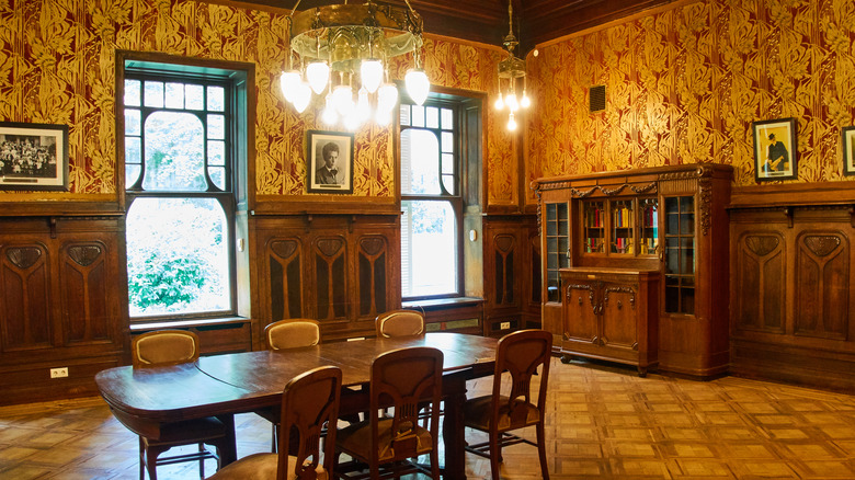 brown vintage dining room 