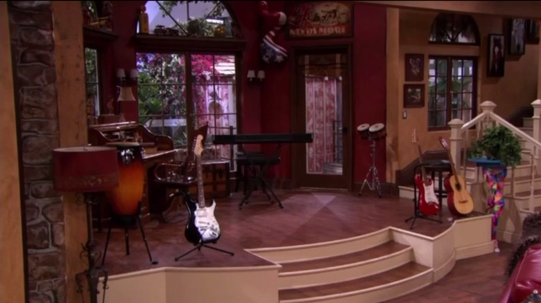 Hannah Montana music room