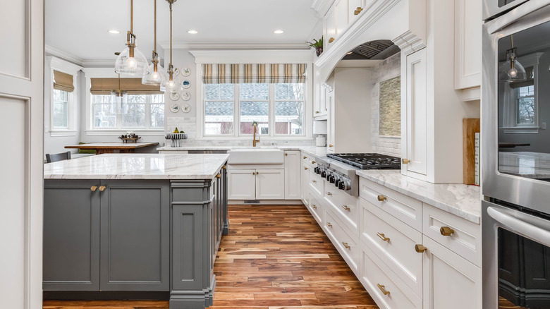 white tuscan kitchen