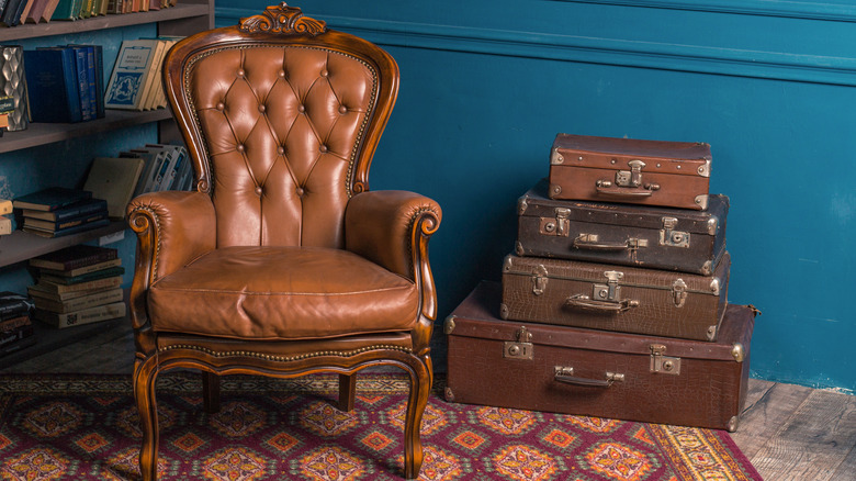 tufted chair and cases