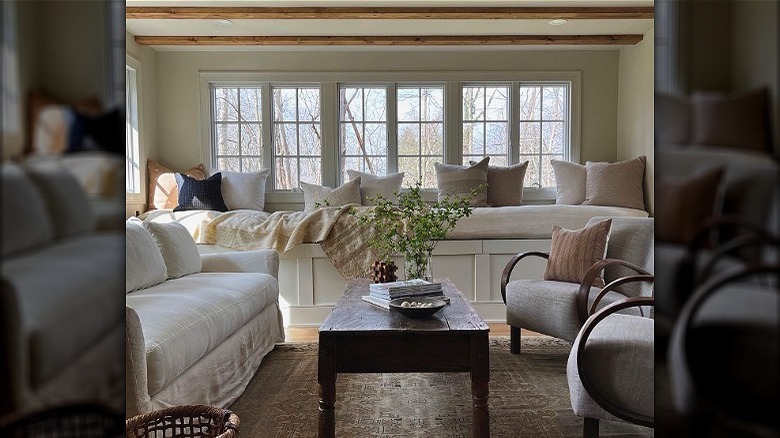 Family room cozy window seat