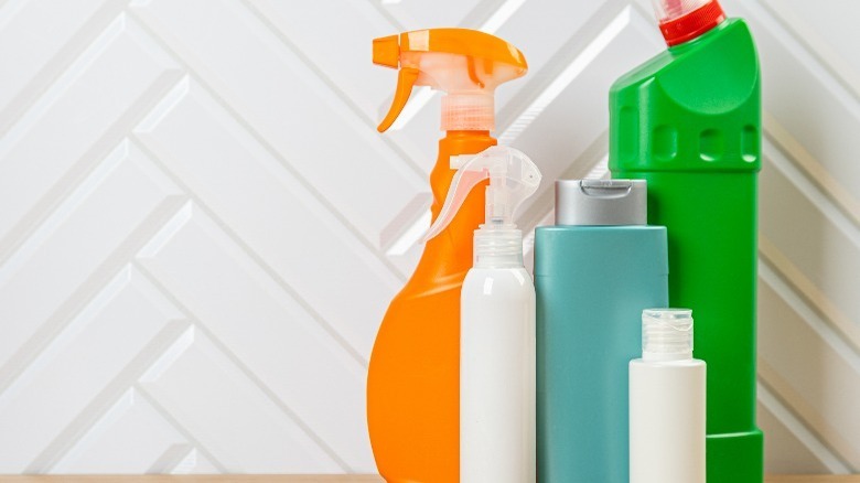 Generic bathroom cleaning products