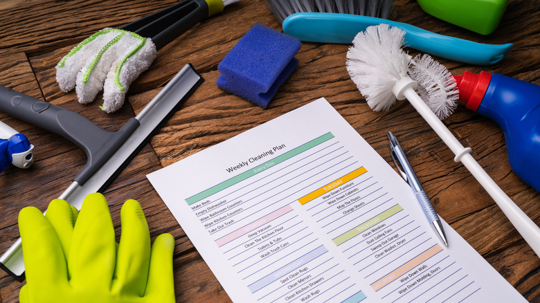 cleaning schedule and cleaning supplies