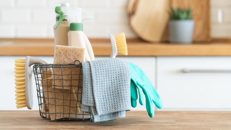 How to Clean Your Kitchen — Kitchen Deep Cleaning