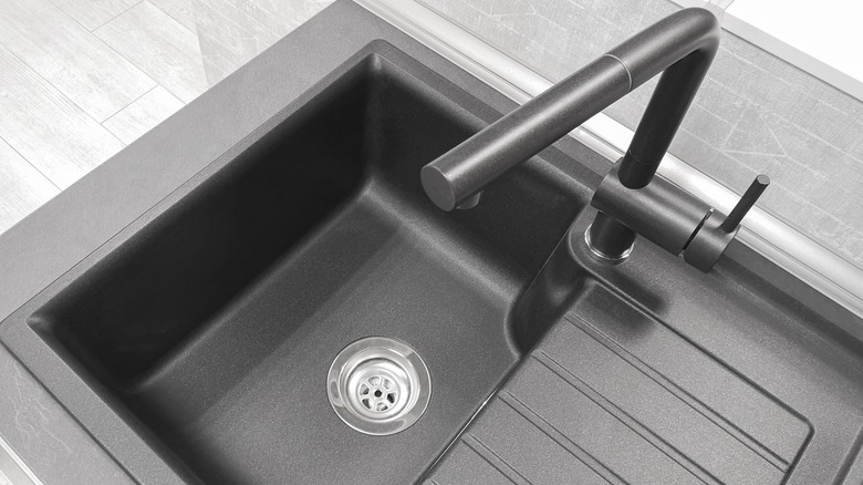 Drainboard sink seen from above