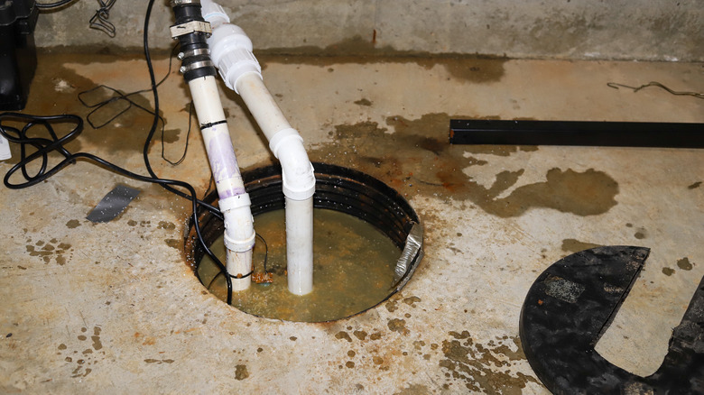 Sump pump pit