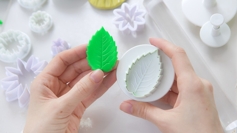 leaf cutter for polymer clay