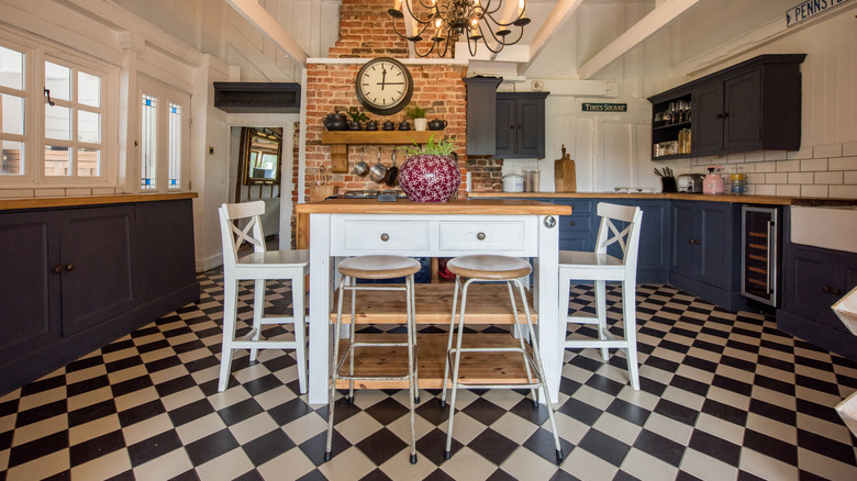 Checkerboard kitchen floors