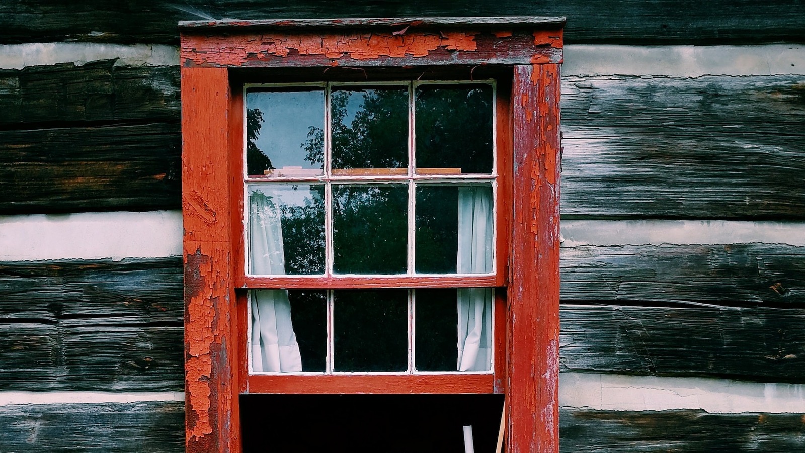 How To Easily Remove And Replace Your Old Window Sash