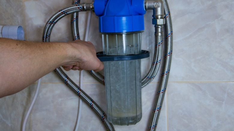 Installing a water softener 