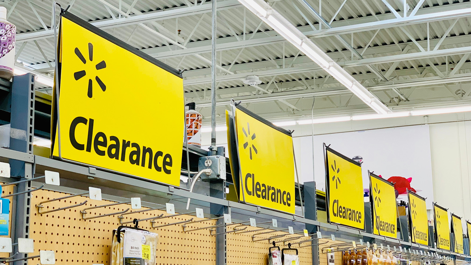 How To Find Walmart's Best Hidden Clearance Deals On Home Goods House