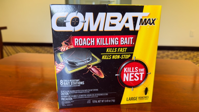 Combat Max roach bait station