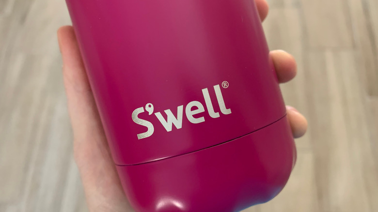 Maroon colored Swell bottle