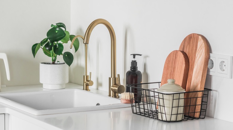 brass kitchen faucet