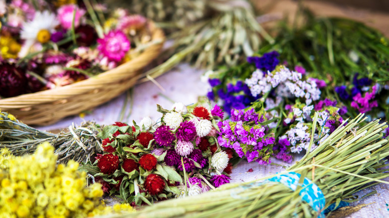 Decorating with dried strawflowers