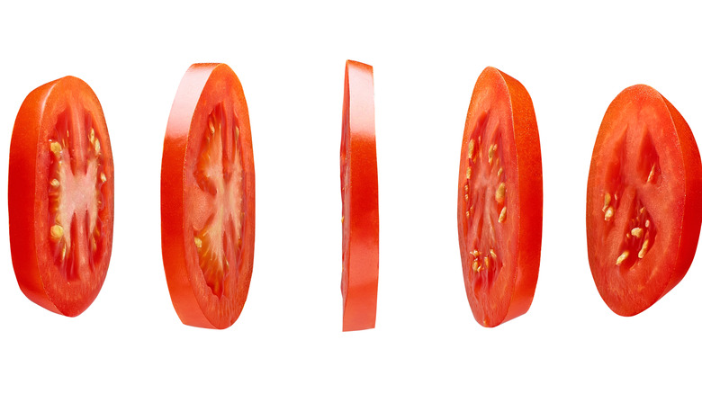 sliced tomato