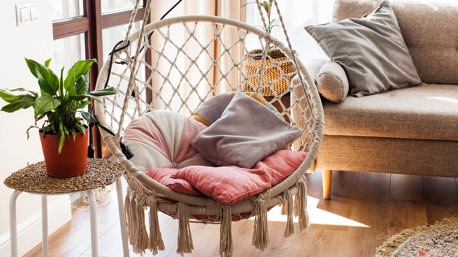 How To Integrate A Hanging Chair Into Your Home