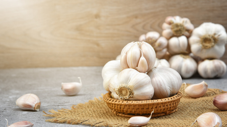 garlic bulbs in a basket