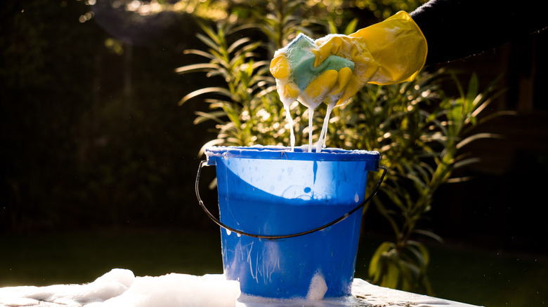 Soapy water bucket