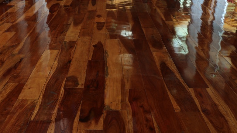 Lacquer hardwood flooring