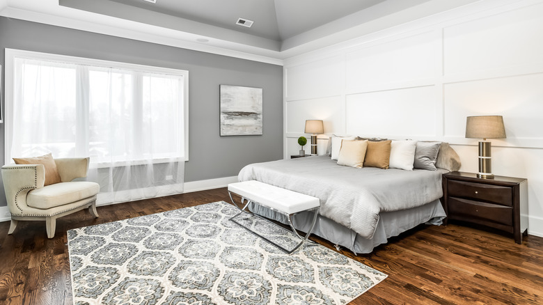 gray and white accent rug