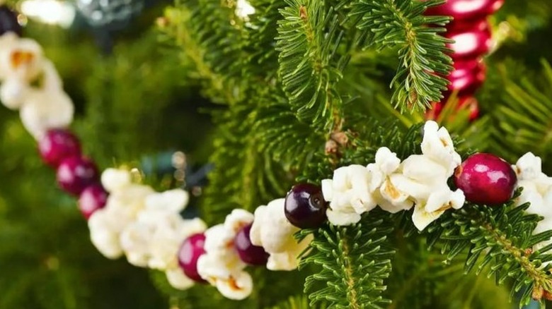 Popcorn garland