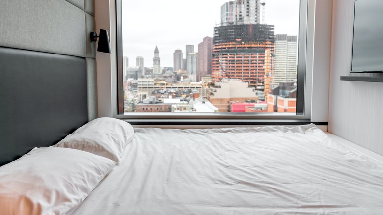 how-to-make-your-bed-at-home-feel-like-a-five-star-hotel