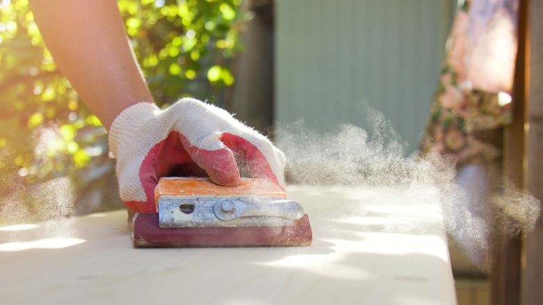 Sanding wood