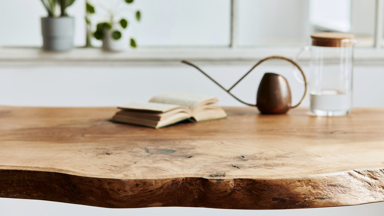 Rugged edge log table