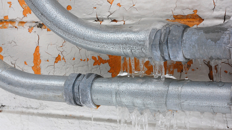 frozen pipes leaking