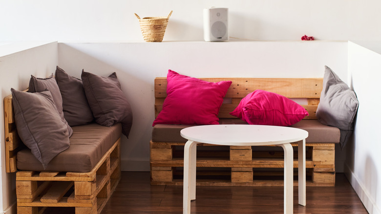 Two pallet couches dining area