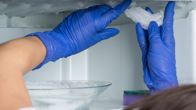 defrosting the freezer