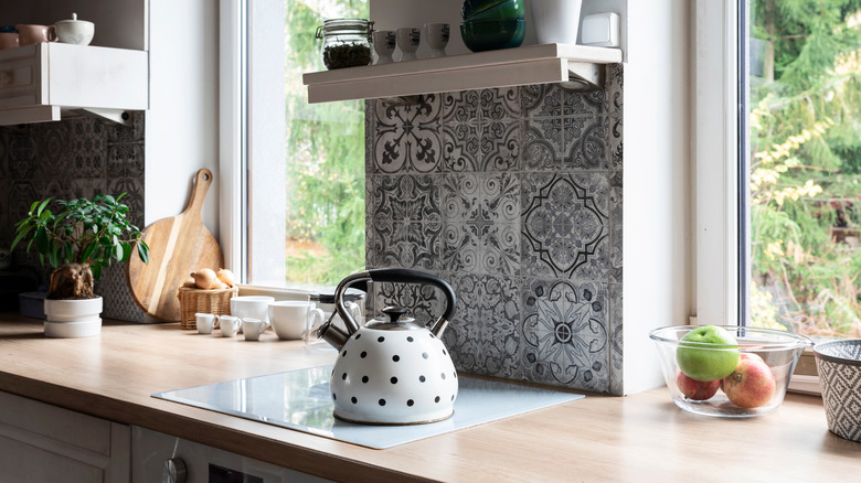 black and white patterned backsplash 