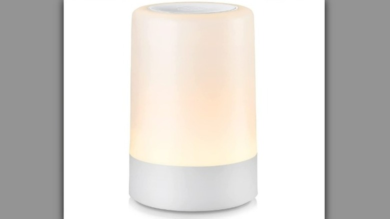 Dimmable bedroom touch lamp