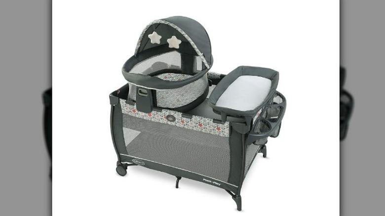 Graco pack n' play portable bassinet