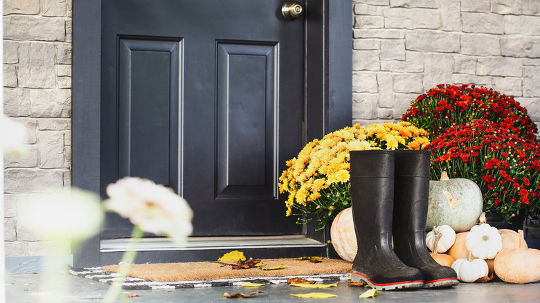 fall front porch with flowers