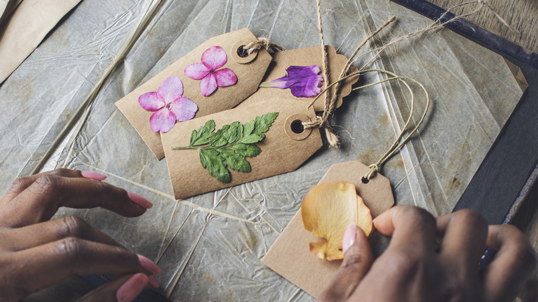 gift tags with pressed flowers