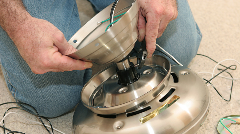 Assembling a ceiling fan