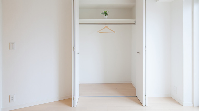 IHeart Organizing: DIY Sliding Closet Door