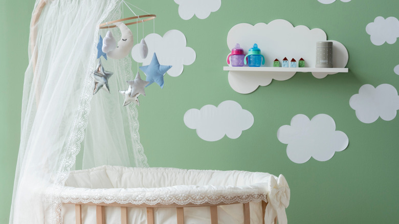 nursery decor and crib