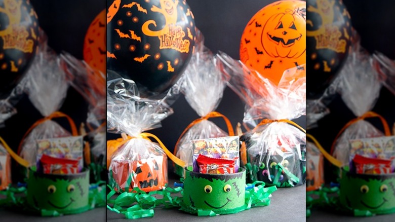 halloween themed gift baskets