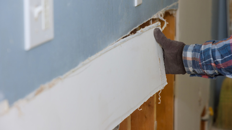 repairing drywall home renovation