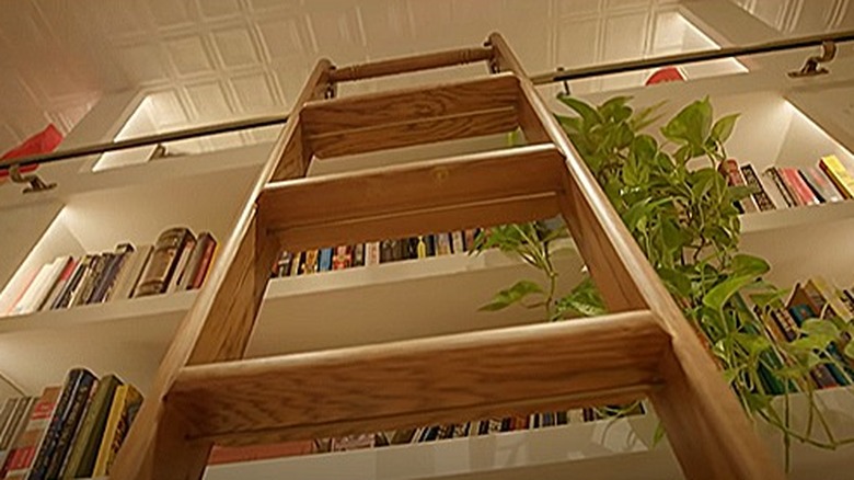 Rolling library ladder