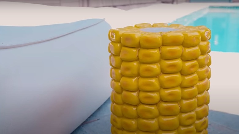 corn shaped table