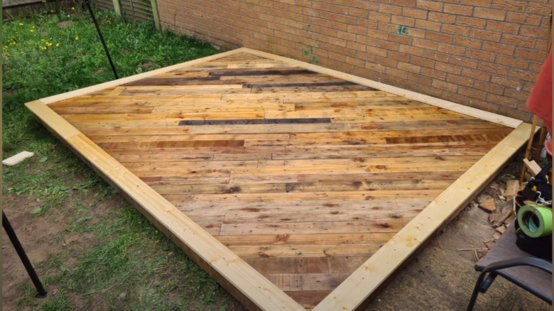 pallet deck