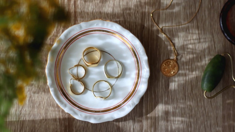 jewelry holder with rings